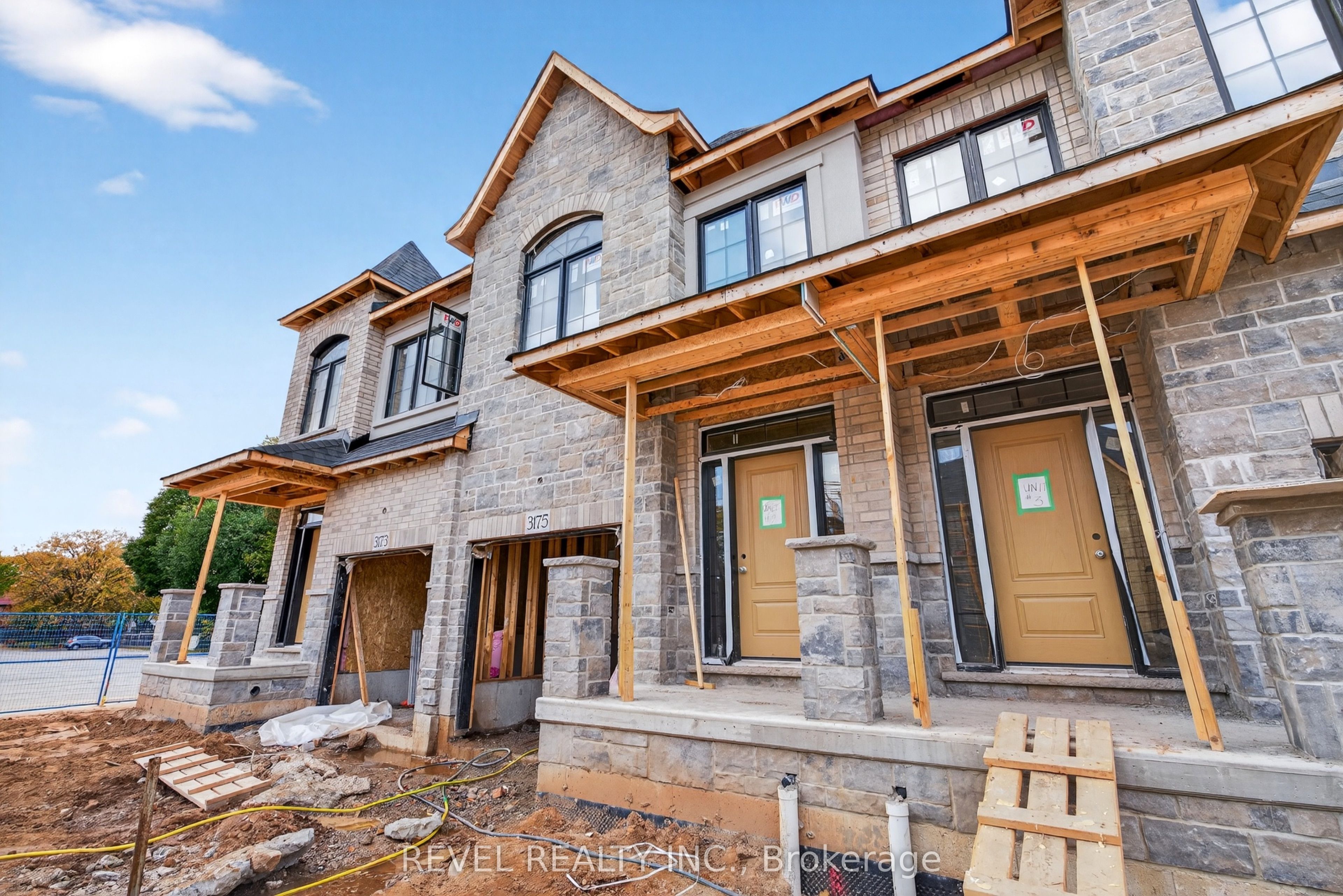 Additional image 3 of 2-600 Maplehill Drive, Burlington, ON, L7N 2W3