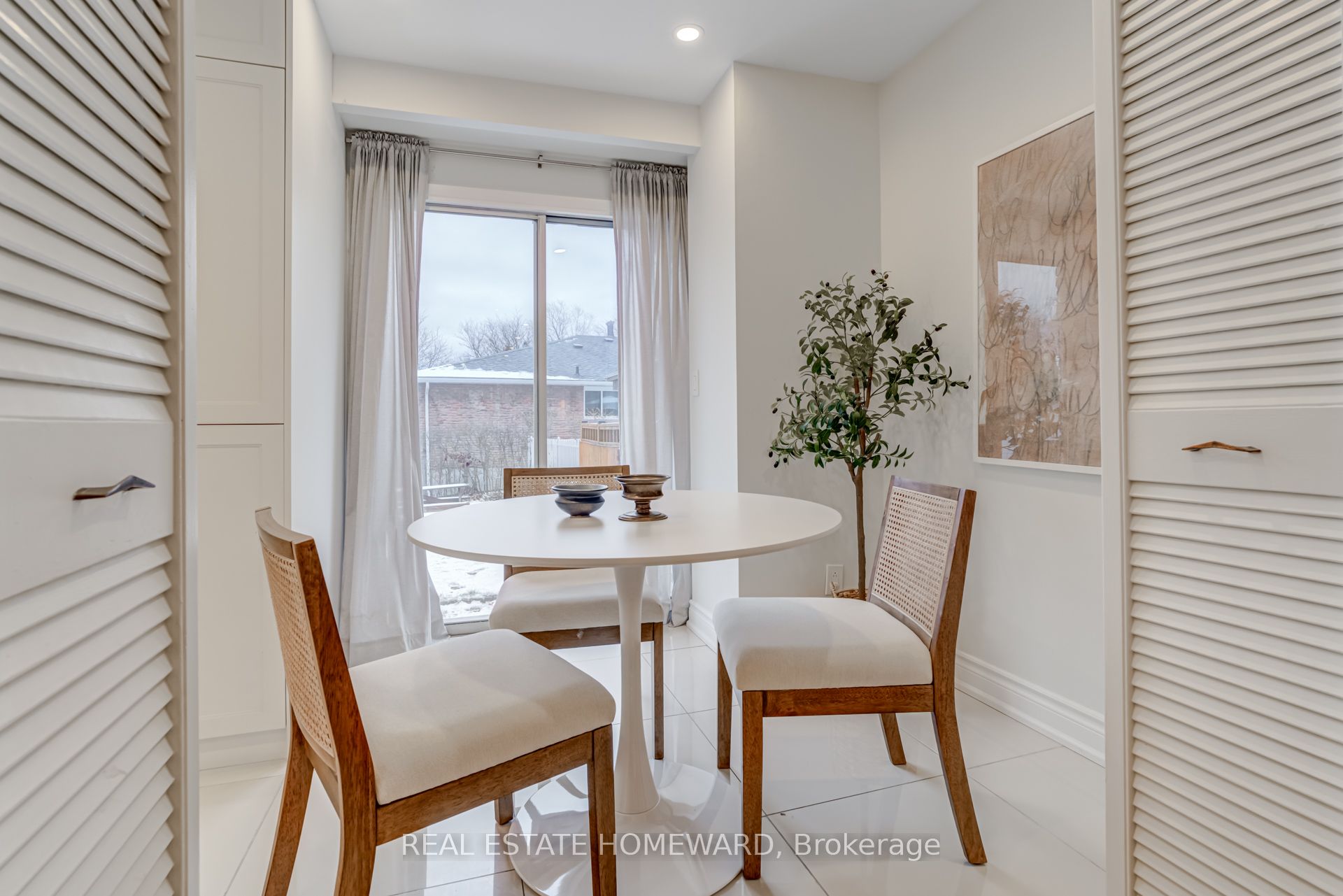 Additional image 5 of 783 Dodsworth Crescent, Mississauga, ON, L4Y 2H8