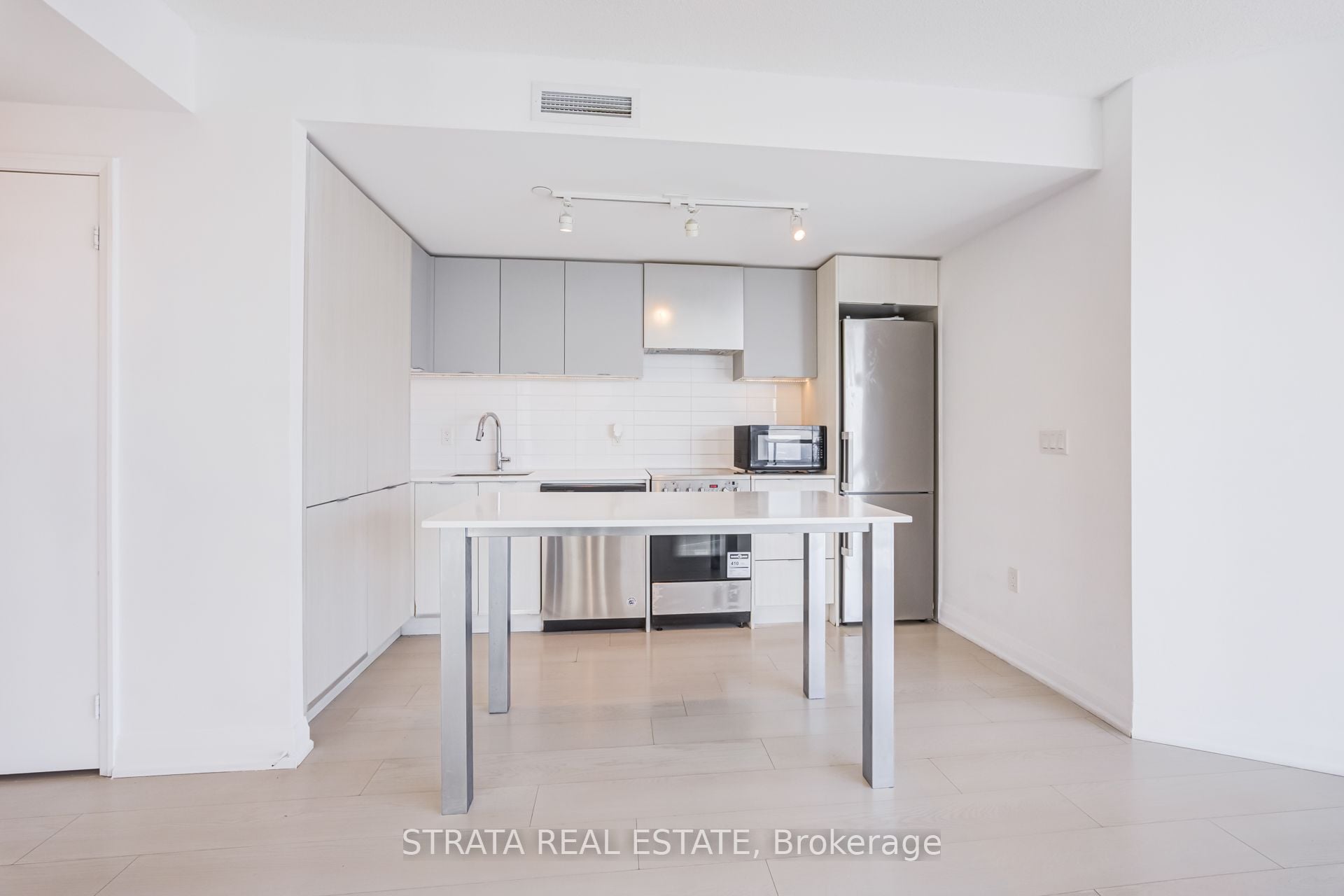 Additional image 5 of 2207-30 Gibbs Road, Toronto, ON, M9B 0E4