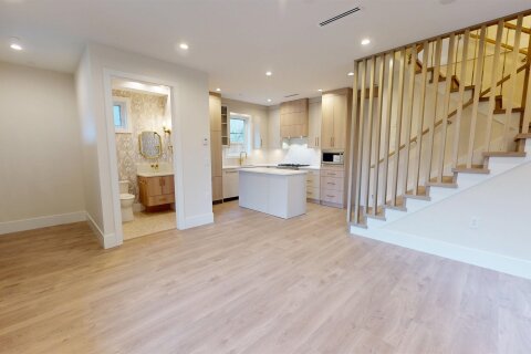 Additional image 8 of 1-2528 Turner Street, Vancouver, BC, V5K 2E8