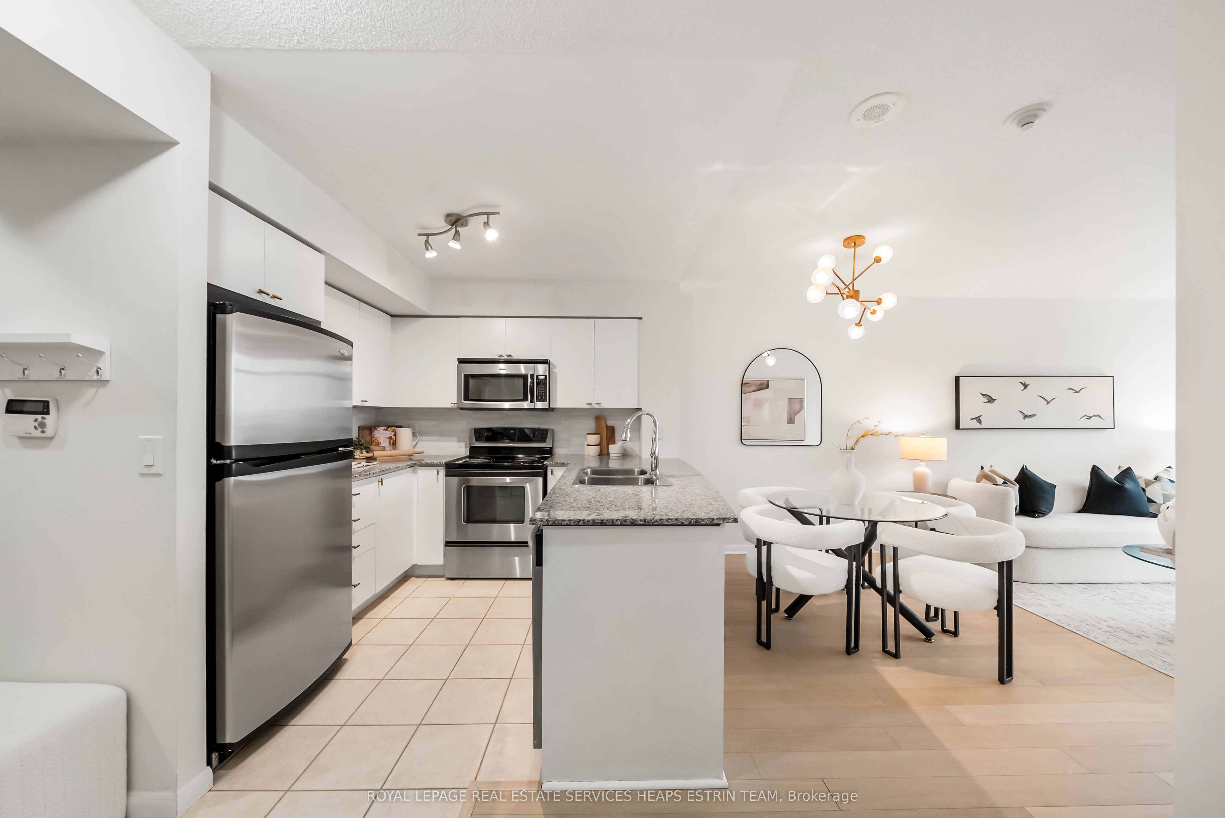 Additional image 3 of 910-231 Fort York Boulevard, Toronto, ON, M5V 1B2