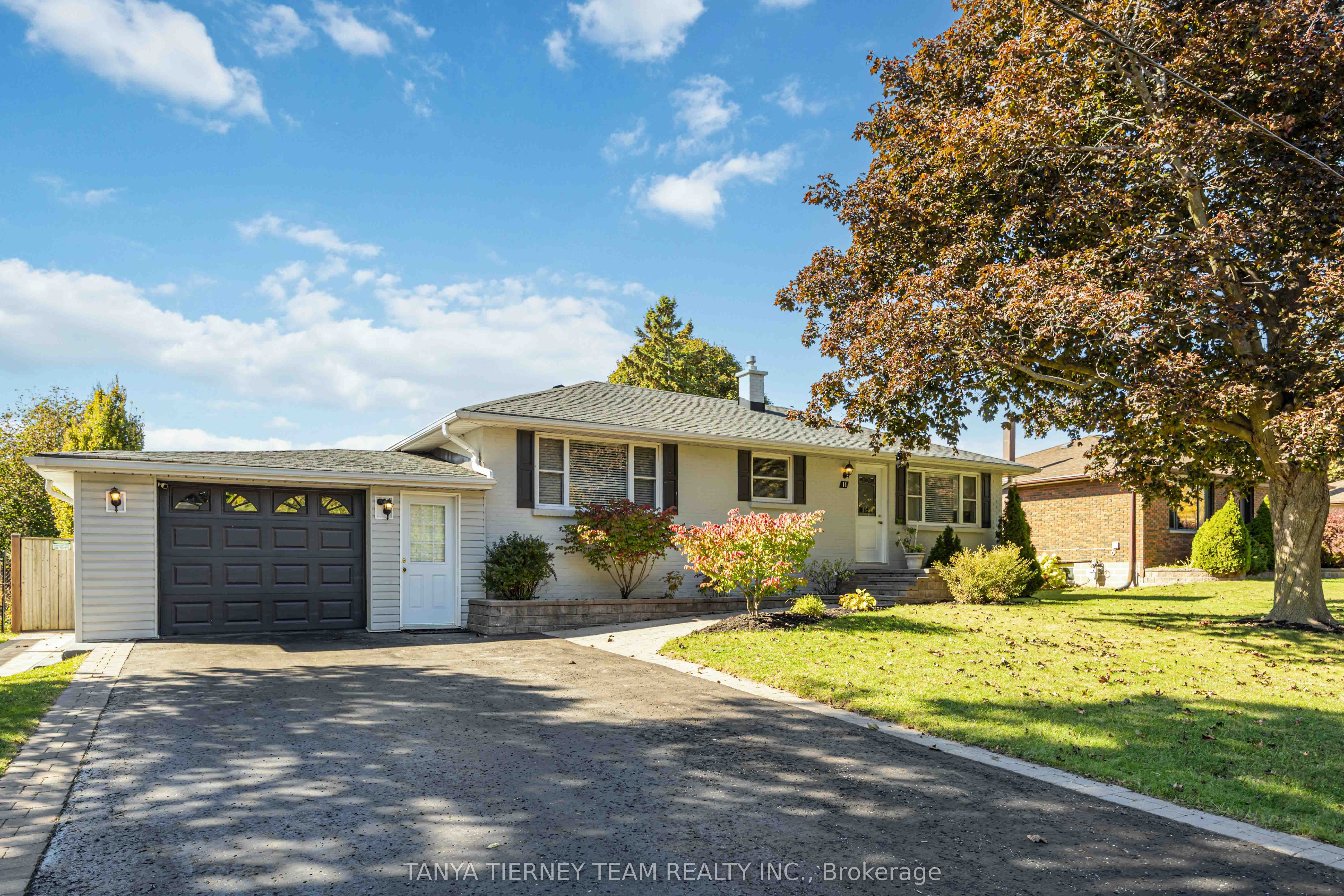 14 Ferguson Avenue, Whitby, ON, L1M 1A6
