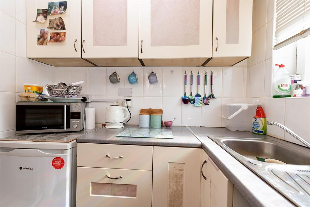 Additional image 5 of 1 bed flat for saleSt. Davids Crescent, Cardiff CF5