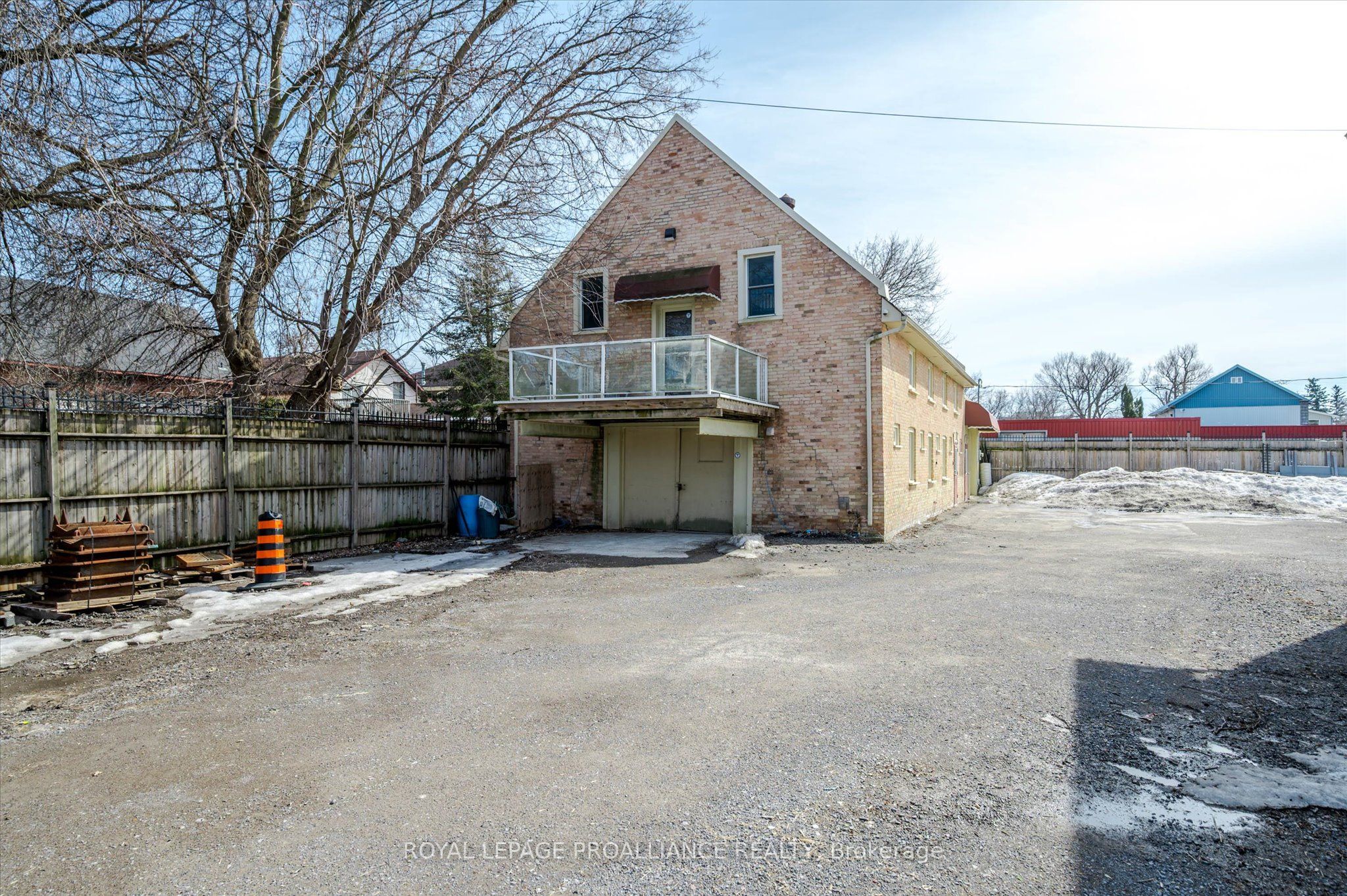 Upper Unit-255 Mcdonnel Street S, Peterborough, ON, K9H 2W2