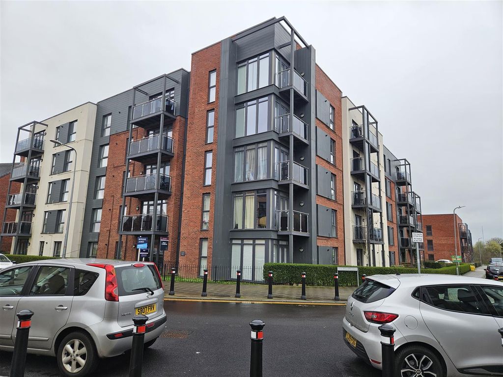 2 bed flat for saleMayfield House, The Boulevard, The Mill, Cardiff CF11