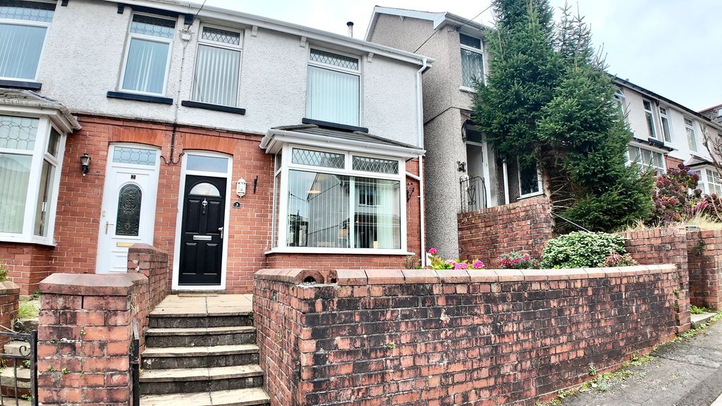 3 bed semi-detached house for saleGrove Estate, Pontnewynydd NP4