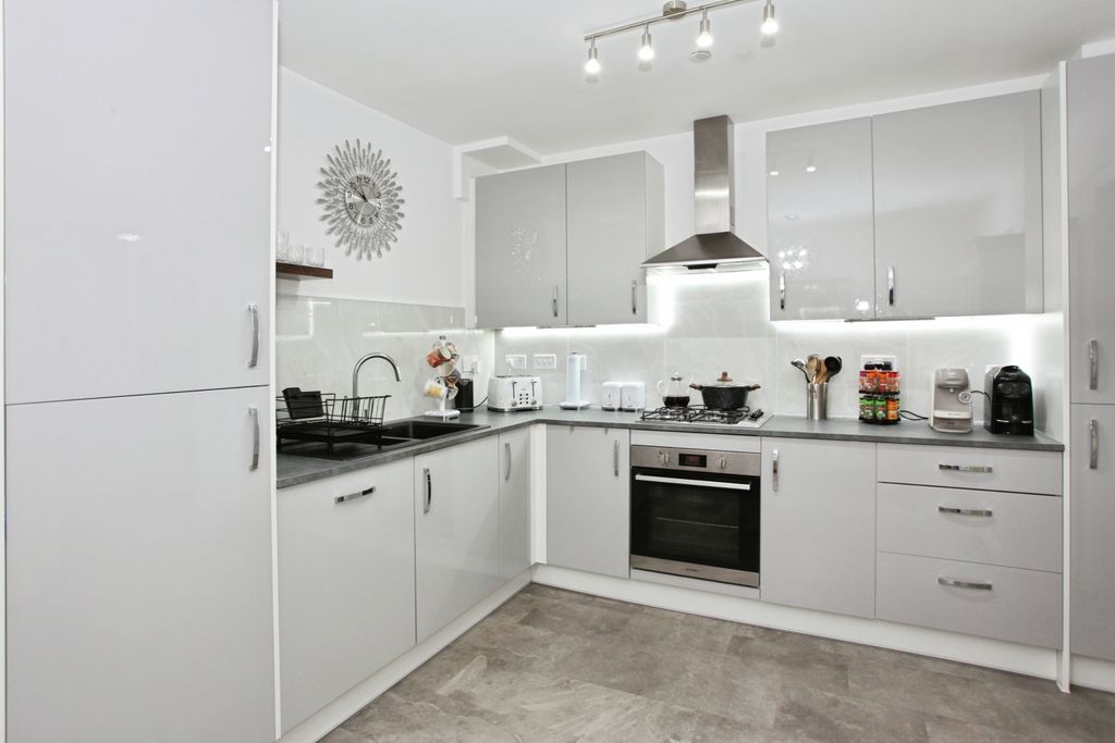 Additional image 3 of 4 bed semi-detached house for saleDolomite Close, Newport NP19