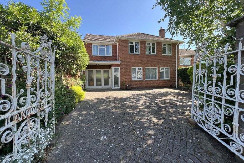 4 bed detached house for saleNorth Street, Abergavenny NP7