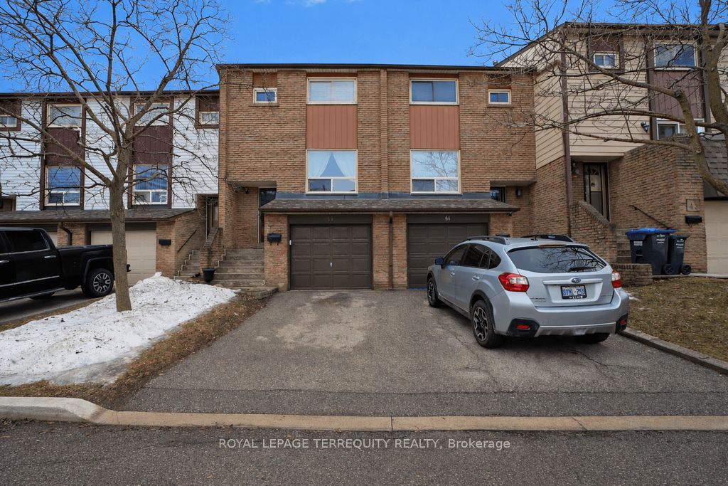 43-1221 Dundix Road, Mississauga, ON, L4Y 3Y9
