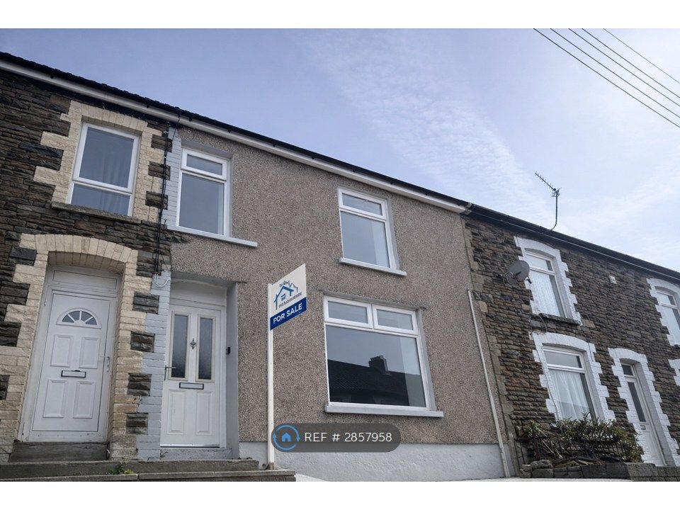 2 bed flat to rentJubilee Road, New Tredegar NP24