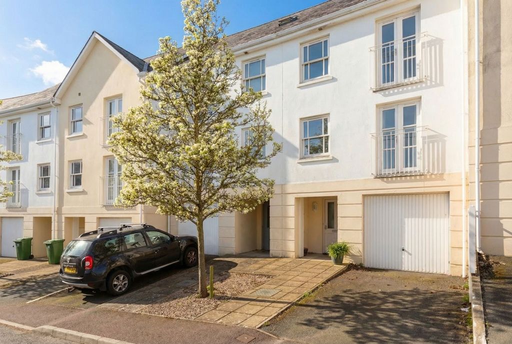 3 bed terraced house for sale6 Uplands Drive, St Helier JE2