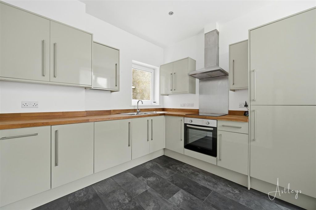 Additional image 3 of 3 bed flat for saleEversley Road, Sketty, Swansea SA2