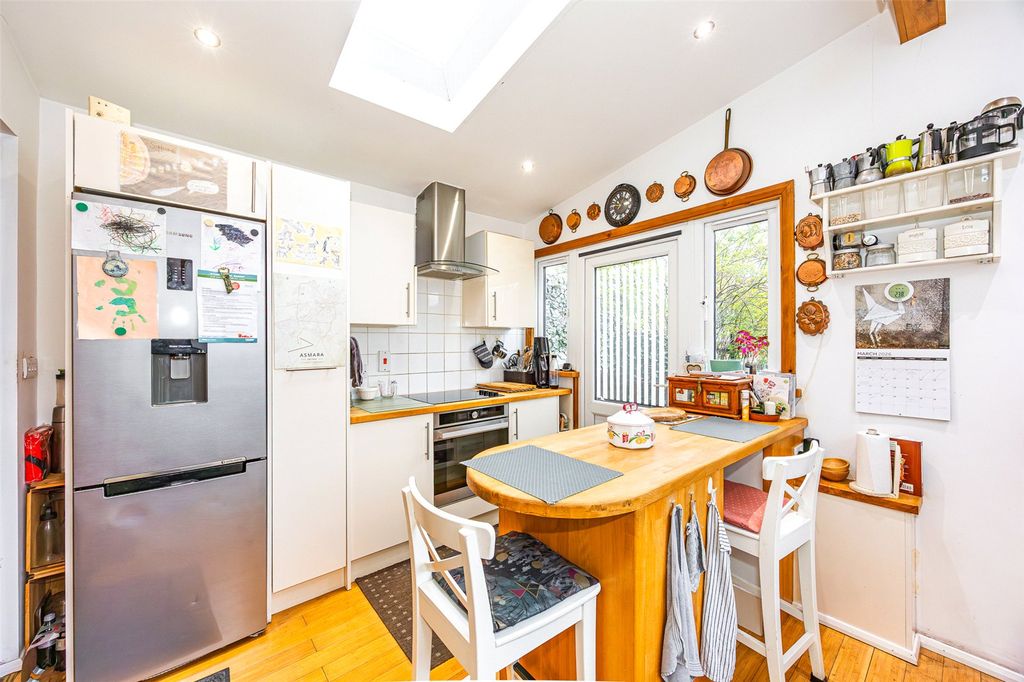 Additional image 19 of 3 bed semi-detached house for saleColin Close, Colindale NW9