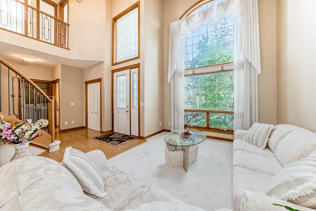 Additional image 4 of 40 Royal Highland Court NW, Calgary, AB, T3G4Y2