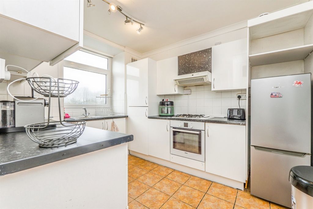 Additional image 11 of 2 bed flat for saleFairwood Road, Cardiff CF5