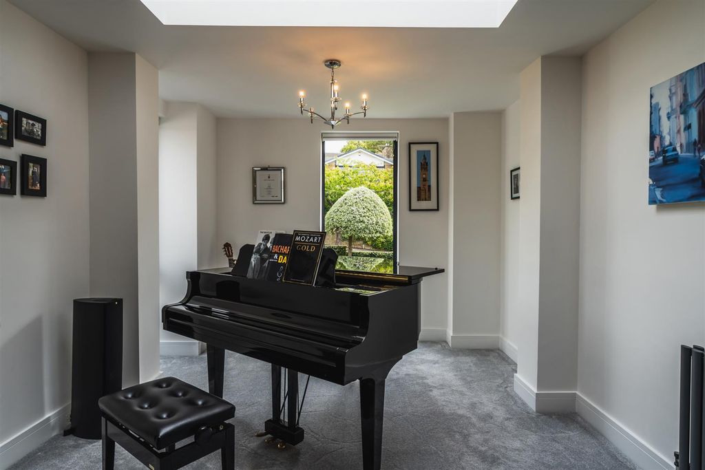 Additional image 8 of 6 bed detached house for saleCortworth Road, Sheffield S11