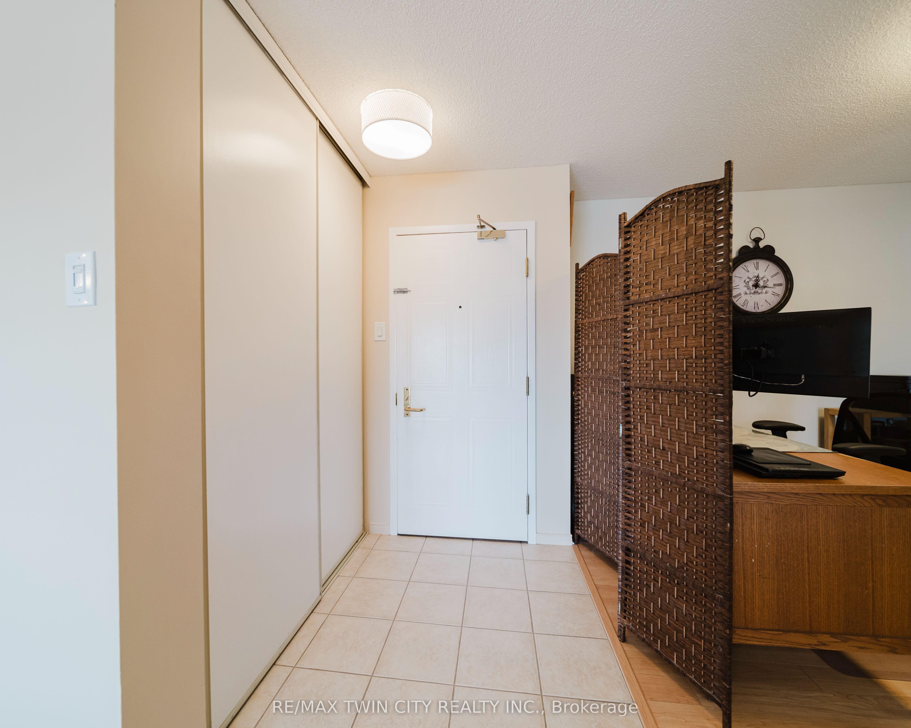 Additional image 4 of 705-265 Westcourt Place, Waterloo, ON, N2L 6E4