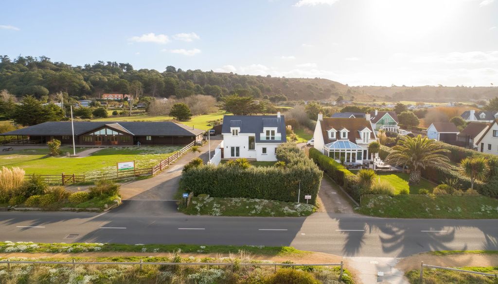 3 bed detached house for saleBaycroft, St Ouen JE3