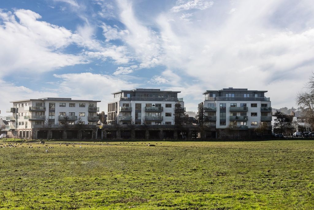 2 bed flat for saleLa Route De Beaumont, St Peter JE3