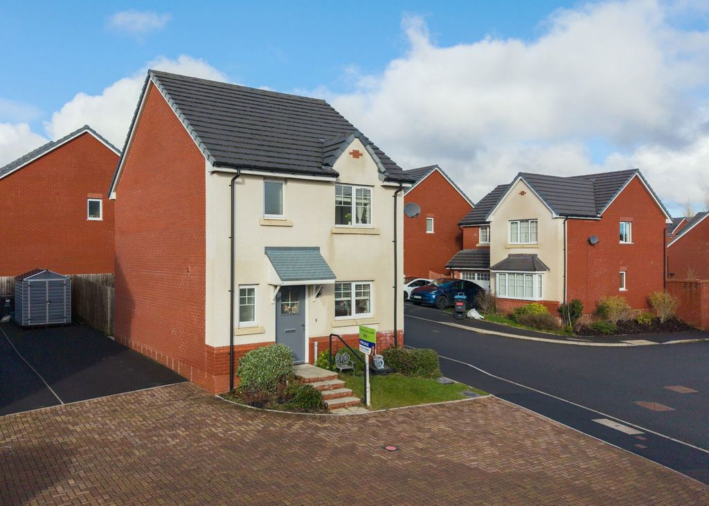 Additional image 3 of 3 bed detached house for saleBlue Lake Close, Ebbw Vale NP23
