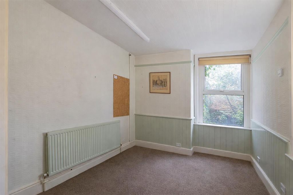 Additional image 10 of 5 bed property for saleWyndham Crescent, Cardiff CF11