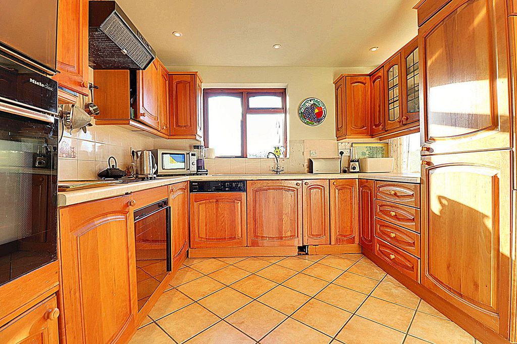Additional image 9 of 4 bed detached house for saleHeol Y Cadno, Thornhill, Cardiff CF14