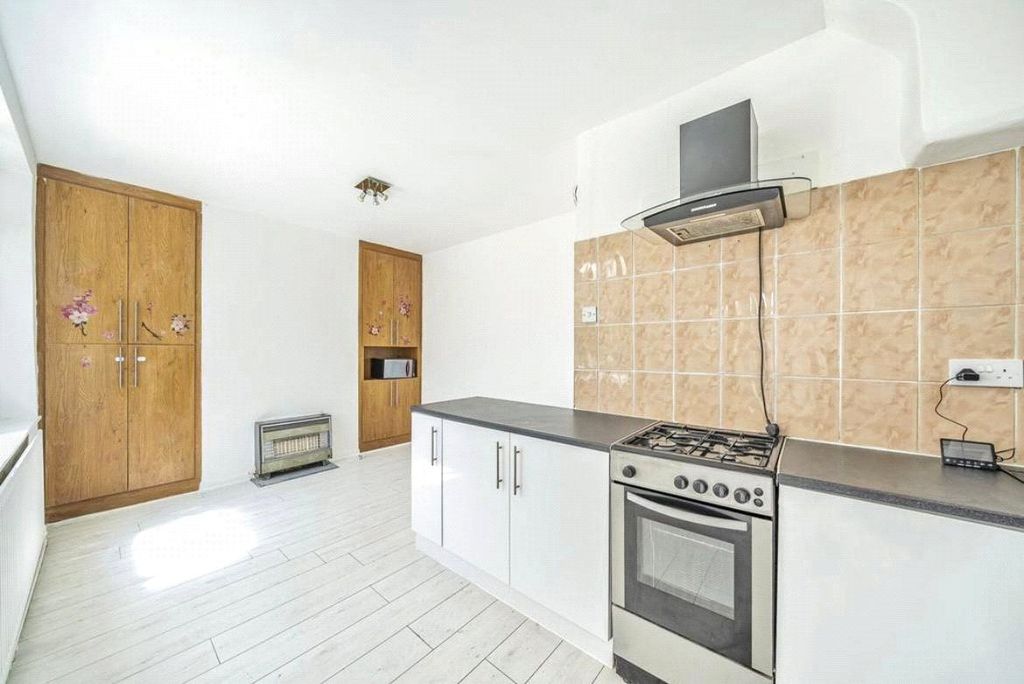 Additional image 4 of 4 bed semi-detached house for saleWakemans Hill Avenue, London NW9