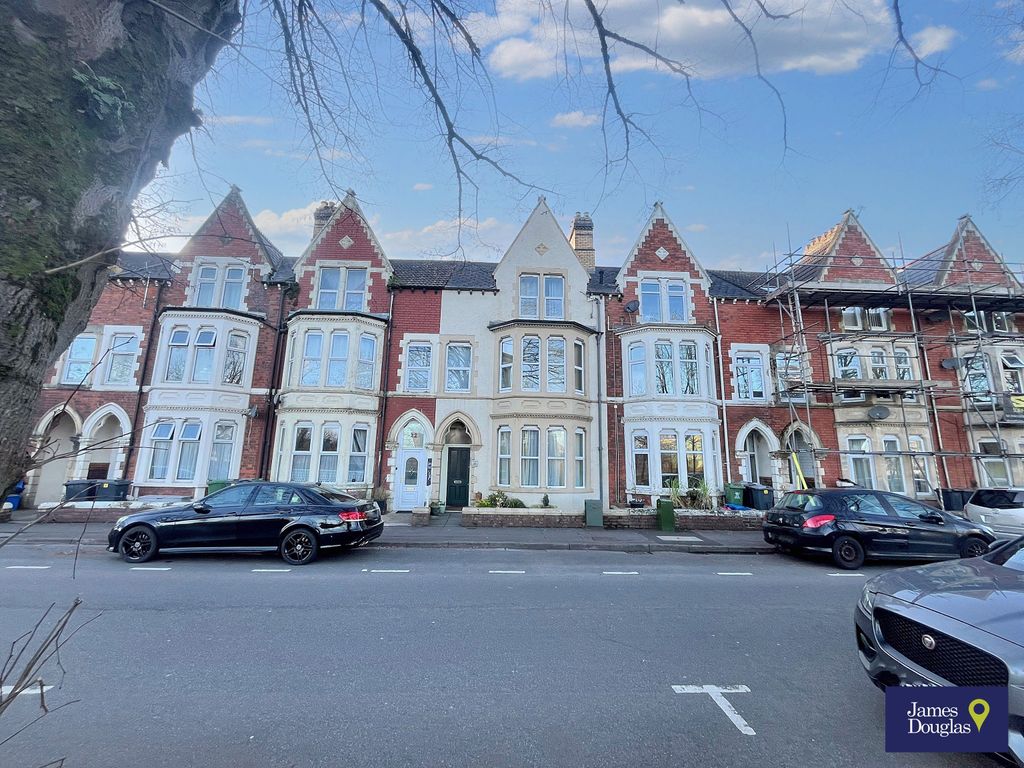 6 bed terraced house for saleTaff Embankment, Grangetown, Cardiff CF11