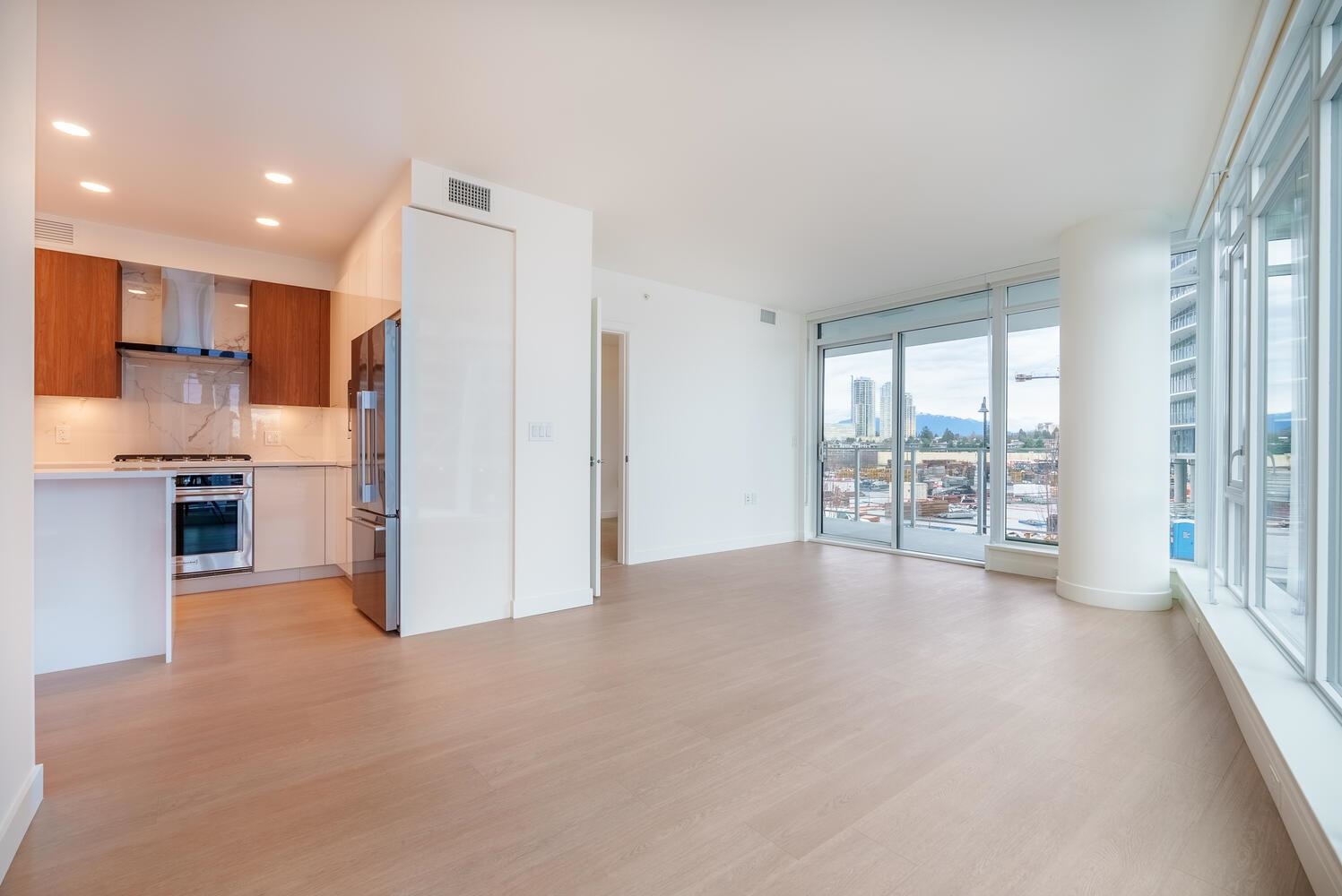 Additional image 4 of 204-7683 Park Crescent, Burnaby, BC, V3N 0J4