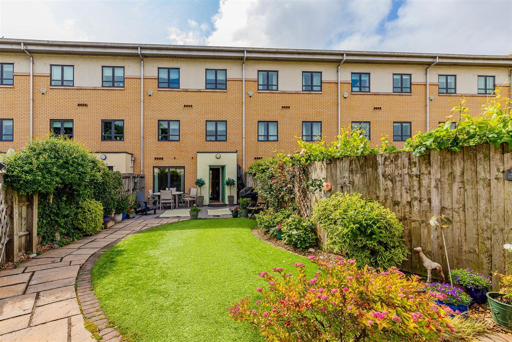 4 bed property for saleWindsor Esplanade, Cardiff CF10