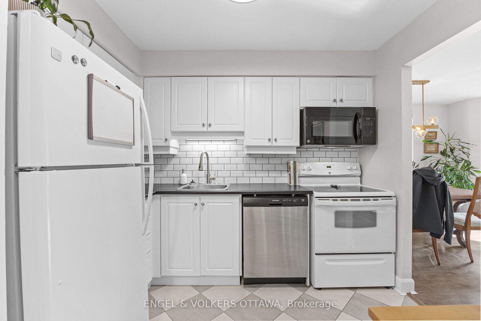 Additional image 3 of 101-800 Mckellar Avenue, Ottawa, ON, K2A 2X5