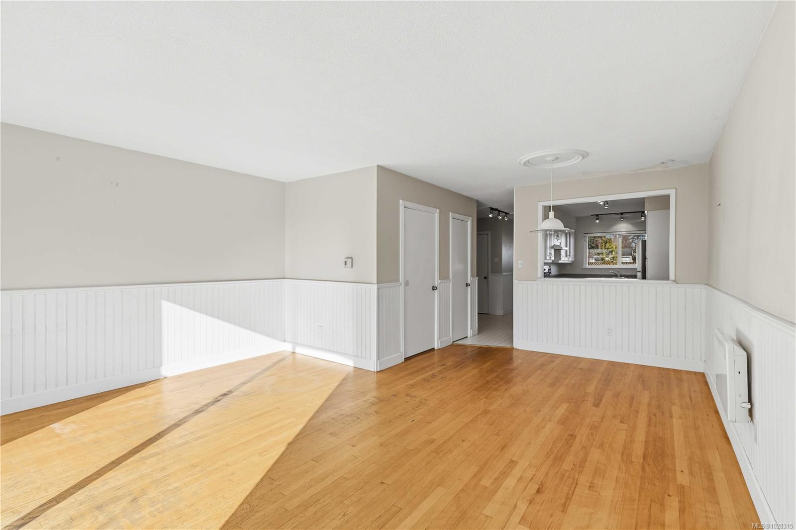 Additional image 3 of 9-10145 Third Street, Sidney, BC, V8L 3B5