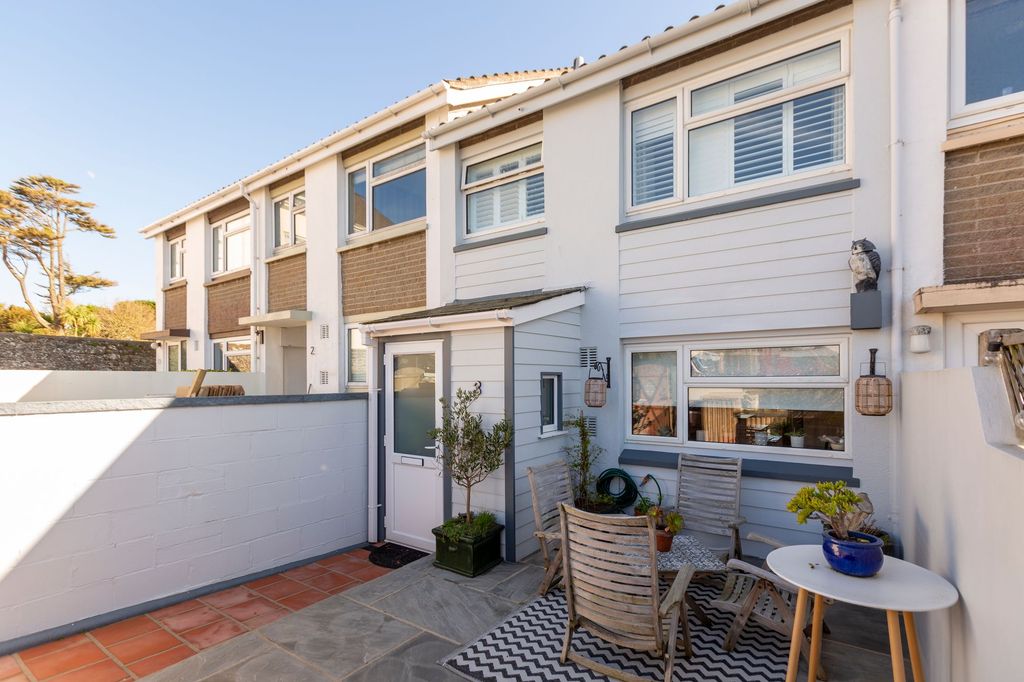 2 bed terraced house for sale3 Thornton Villas, St Helier JE2