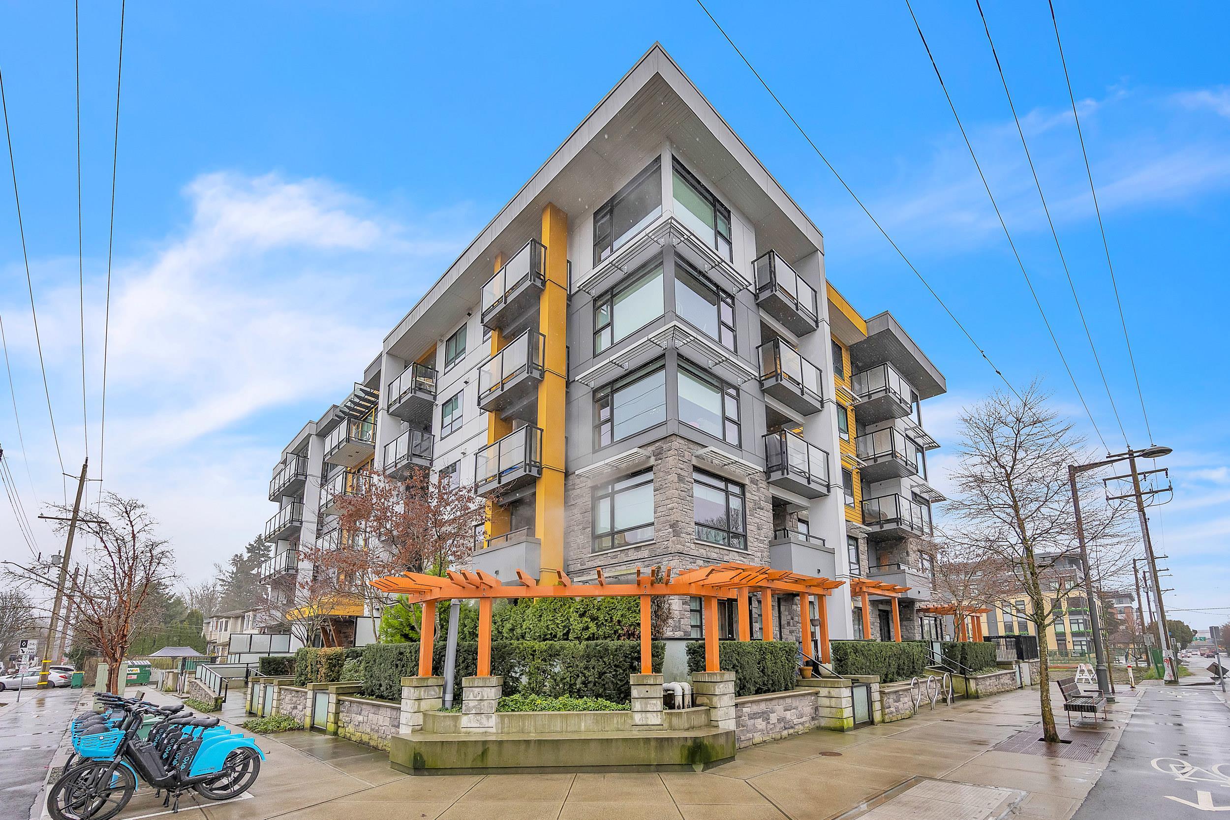 209-1519 Crown Street, North Vancouver, BC, V7J 1G6