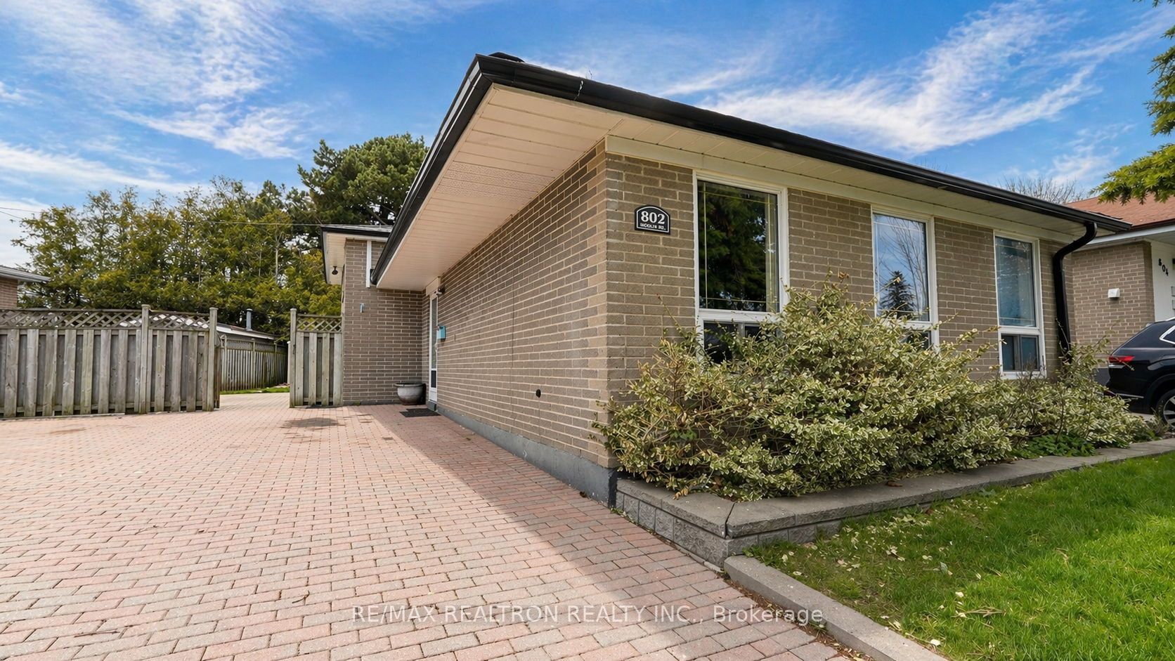 Additional image 2 of 802 Modlin Road, Pickering, ON, L1W 1V3