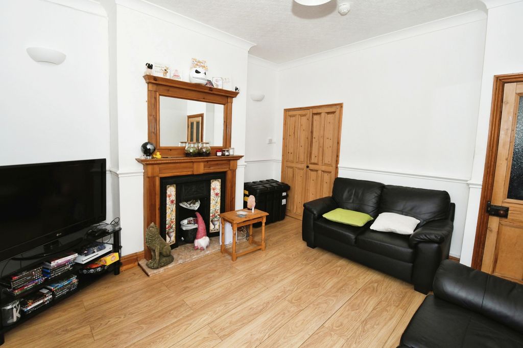 Additional image 2 of 4 bed terraced house for saleSibthorp Street, Lincoln, Lincolnshire LN5