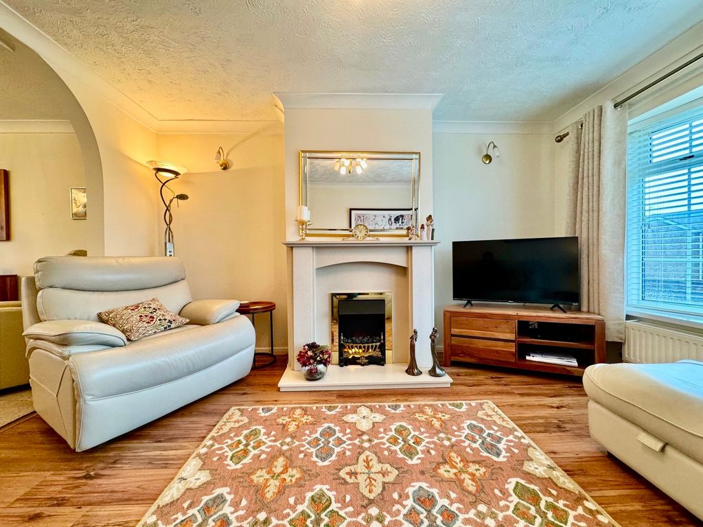 Additional image 3 of 3 bed detached house for saleBeaumaris Way, Grove Park NP12