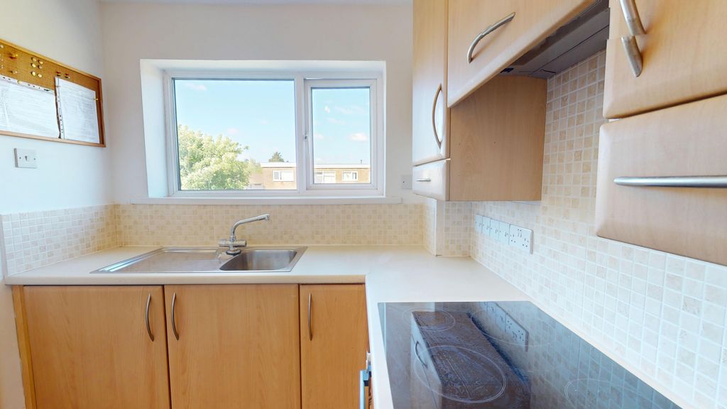 Additional image 4 of 2 bed penthouse for saleCarew Court, Whitchurch, Cardiff CF14