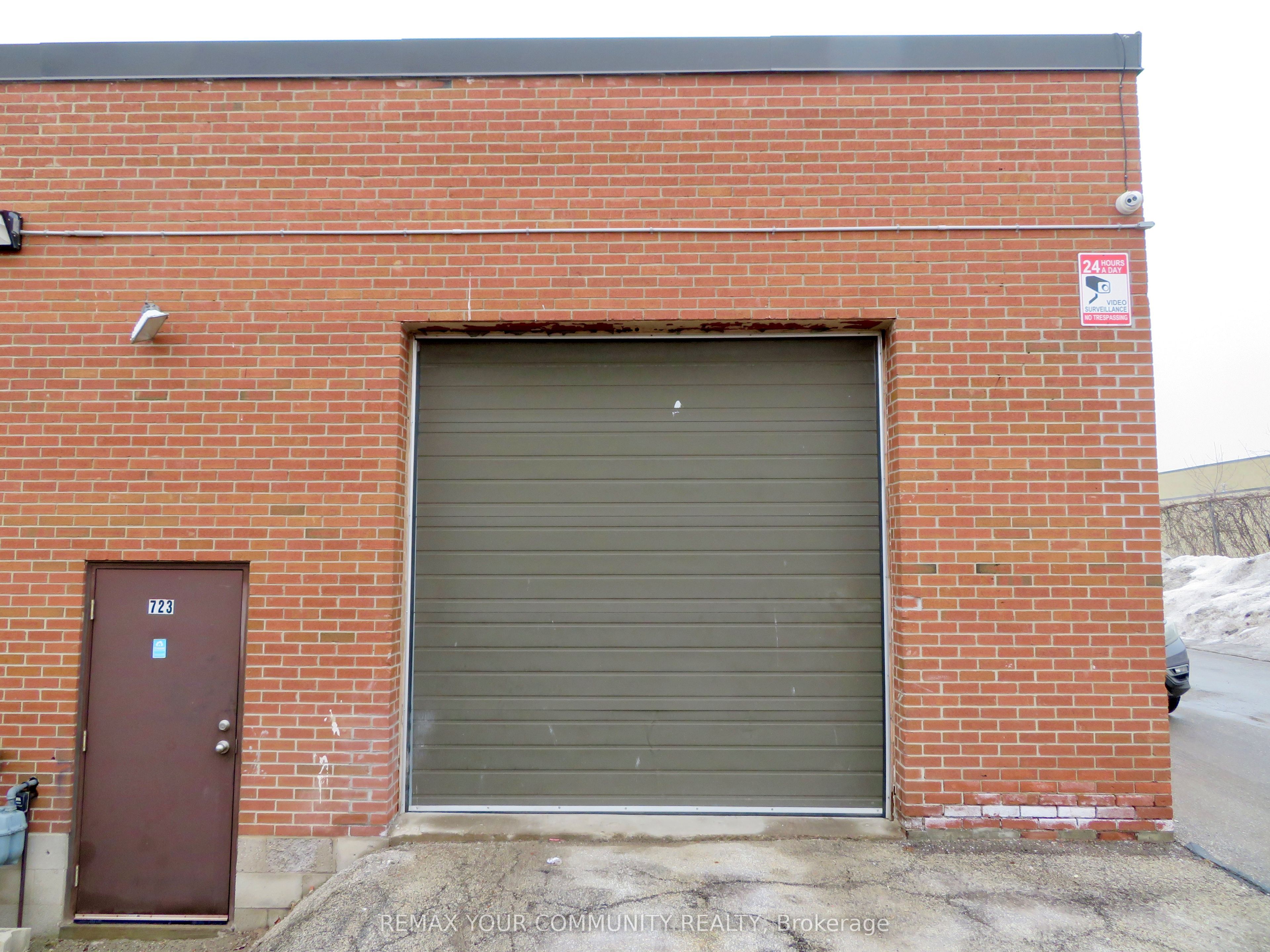 Additional image 2 of 723 Garyray Drive, Toronto, ON, M9L 1R2