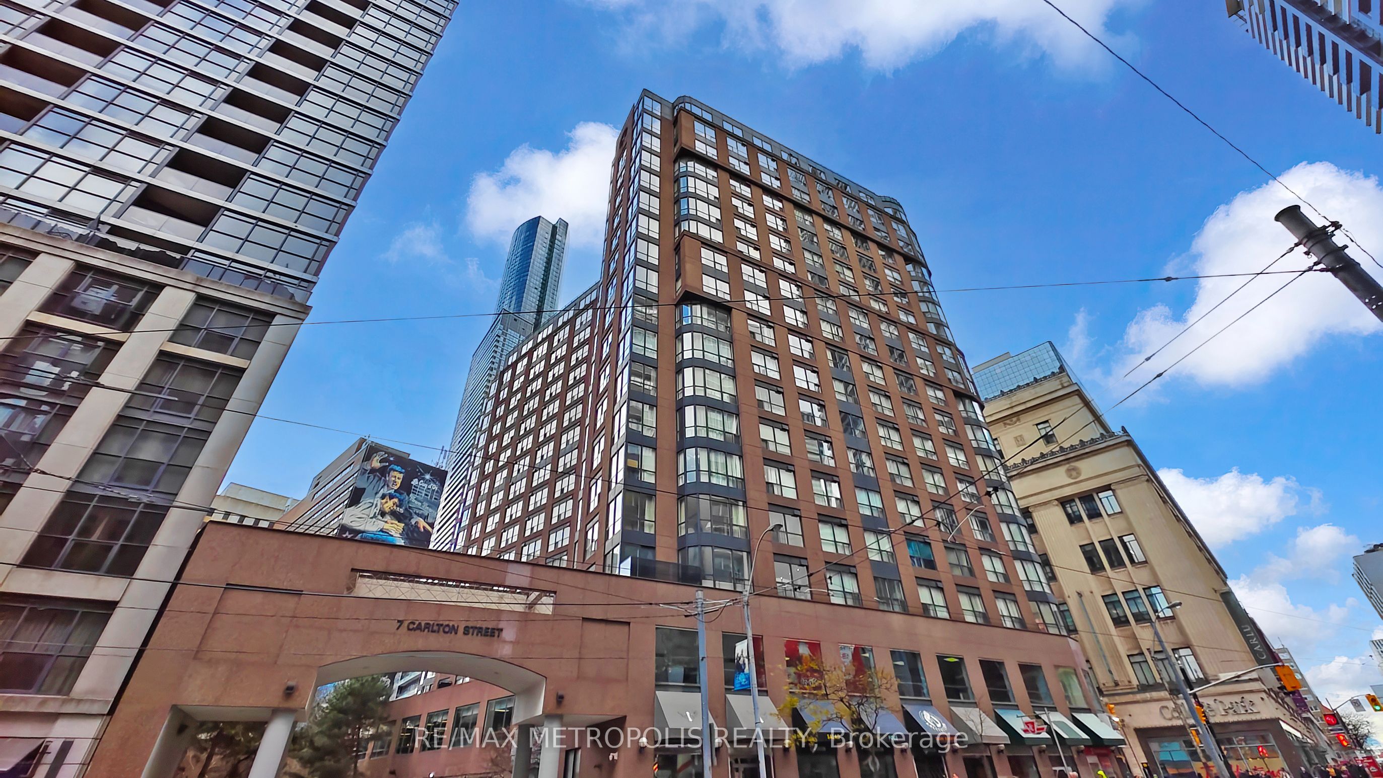 1015-7 Carlton Street, Toronto, ON, M5B 2M3