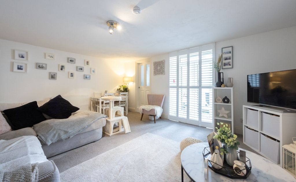 Additional image 14 of 1 bed flat for sale25 Duhamel Place, St. Helier, Jersey JE2