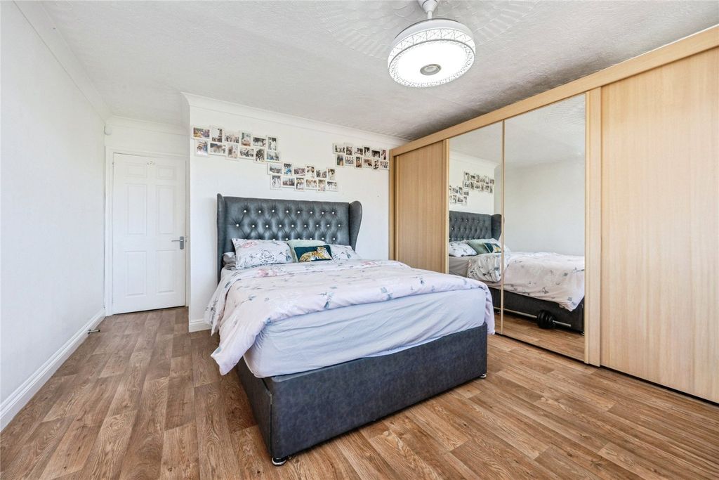 Additional image 17 of 8 bed detached house for saleGreen End Road, Bedford, Bedfordshire MK43