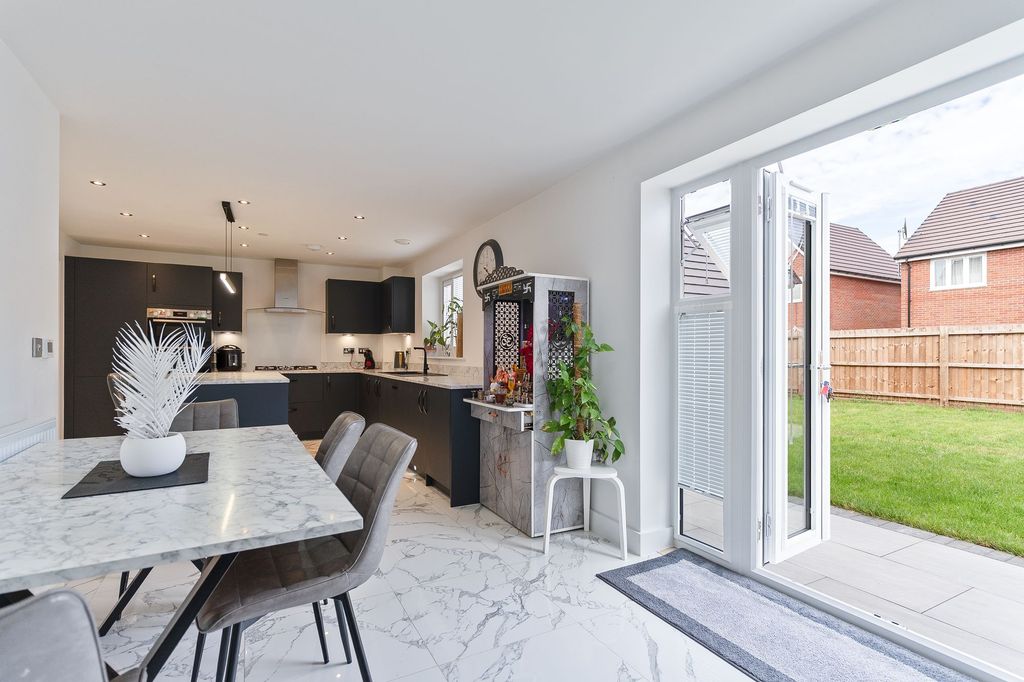 4 bed detached house for saleBrassgout Reen Road, Newport NP19