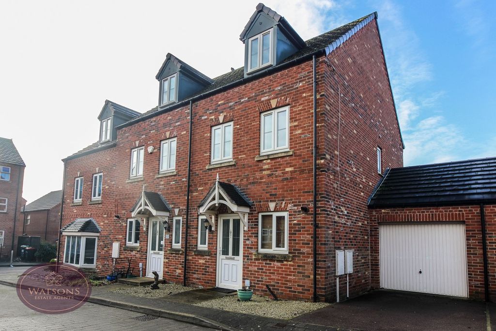 3 bed semi-detached house for saleLevertons Place, Hucknall, Nottingham NG15