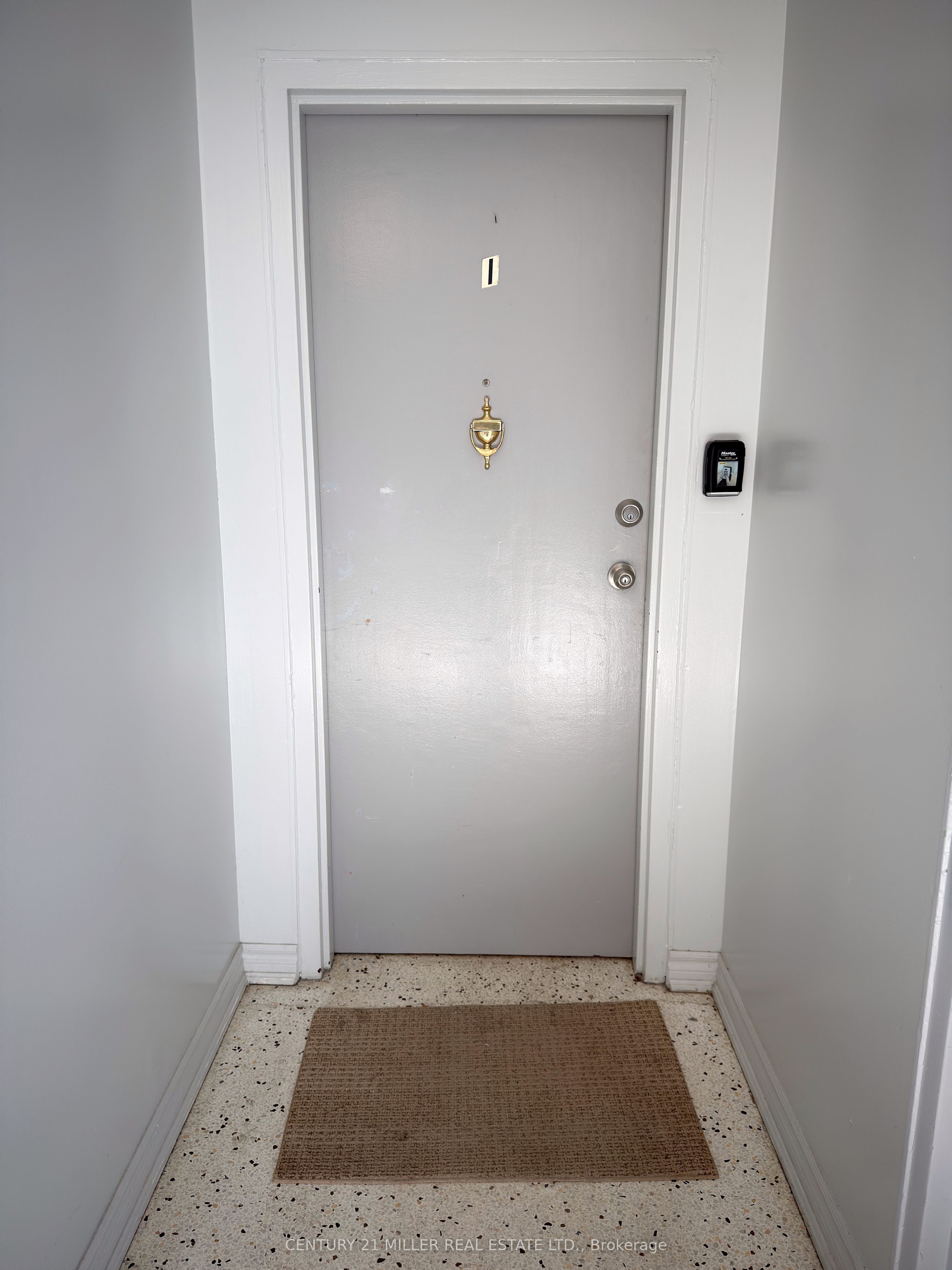 1-438 Kerr Street, Oakville, ON, L6K 3C4