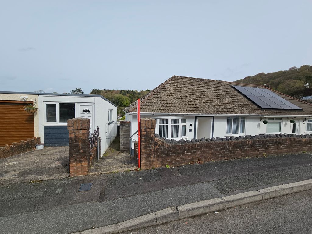 3 bed semi-detached bungalow to rentManor Way, Neath SA11