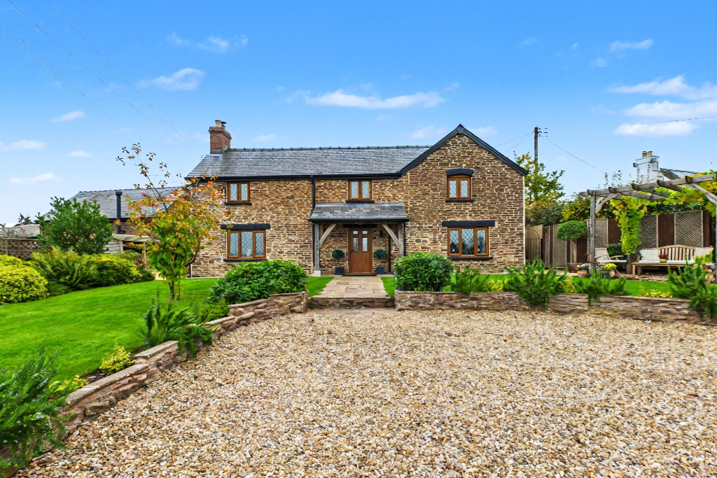 4 bed detached house for saleNewcastle, Monmouth NP25