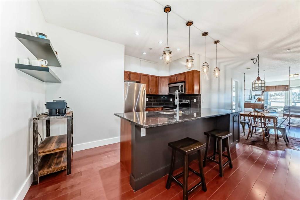 Additional image 5 of 304-1899 45 Street NW, Calgary, AB, T3B 4S3