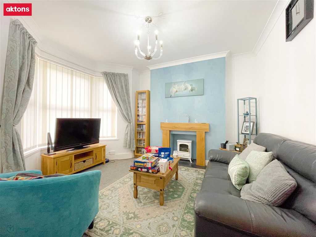 4 bed end terrace house for saleBartlett Street, Caerphilly CF83