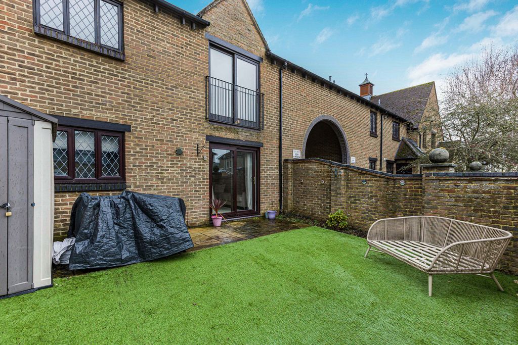 Additional image 9 of 2 bed flat for saleHillsborough Road, Oxford OX4